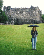 13-Steph_umbrella_castle.gif - 10581 Bytes